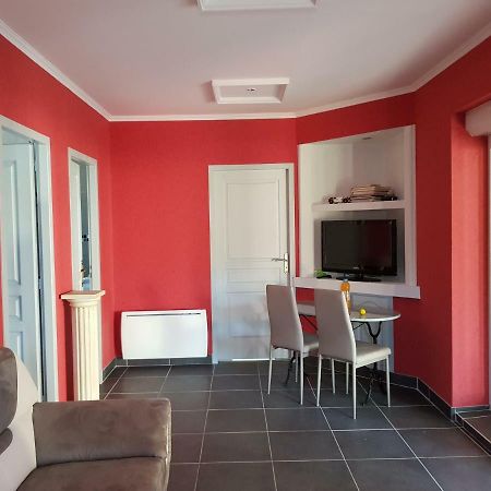 19 Rue Du Cadran Apartment Montmorillon Exterior photo