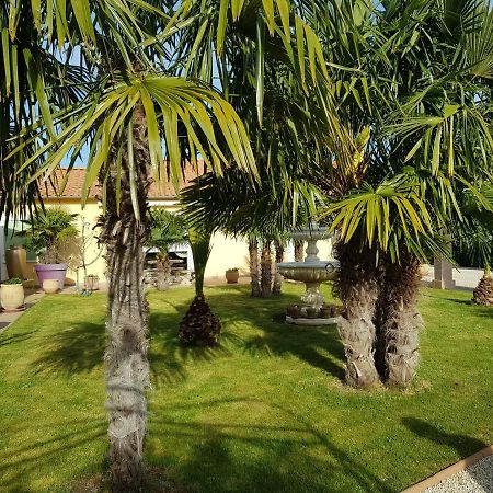 19 Rue Du Cadran Apartment Montmorillon Exterior photo