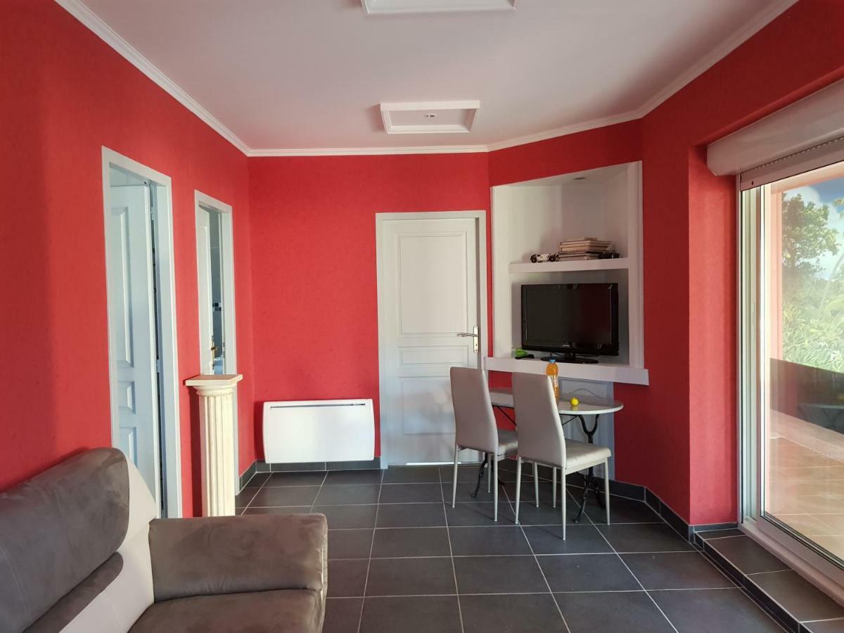19 Rue Du Cadran Apartment Montmorillon Exterior photo