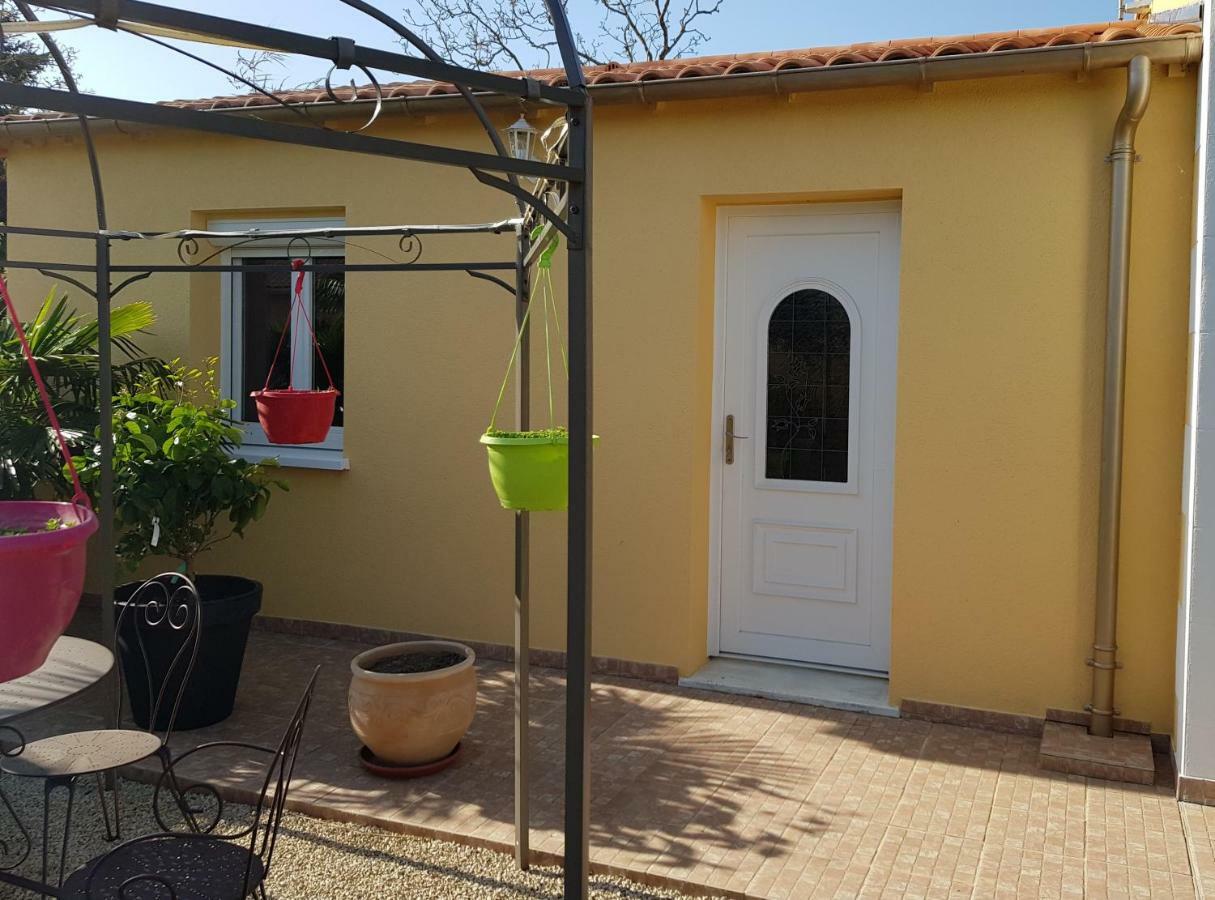 19 Rue Du Cadran Apartment Montmorillon Exterior photo